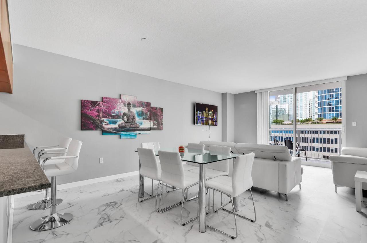 The Club At Brickell Bay Luxury Suites Маями Екстериор снимка