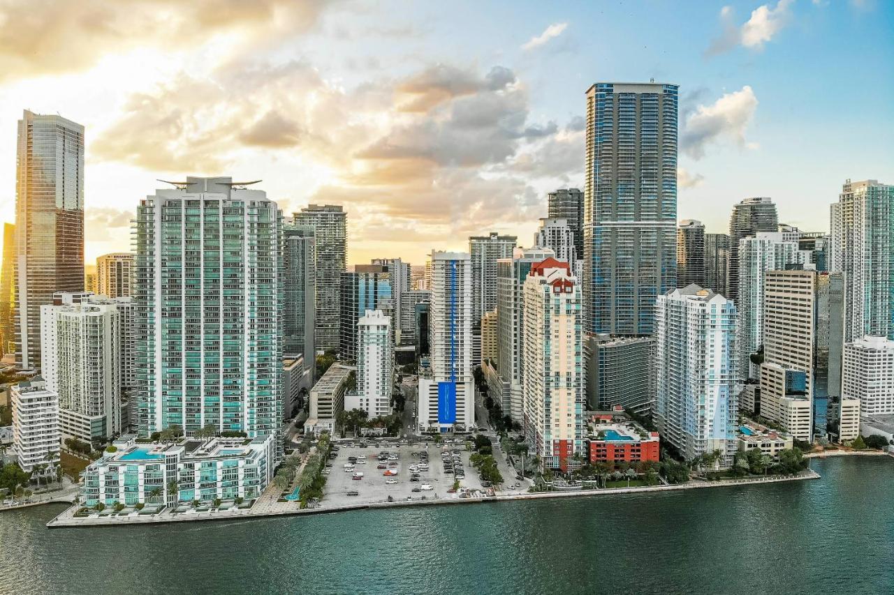The Club At Brickell Bay Luxury Suites Маями Екстериор снимка