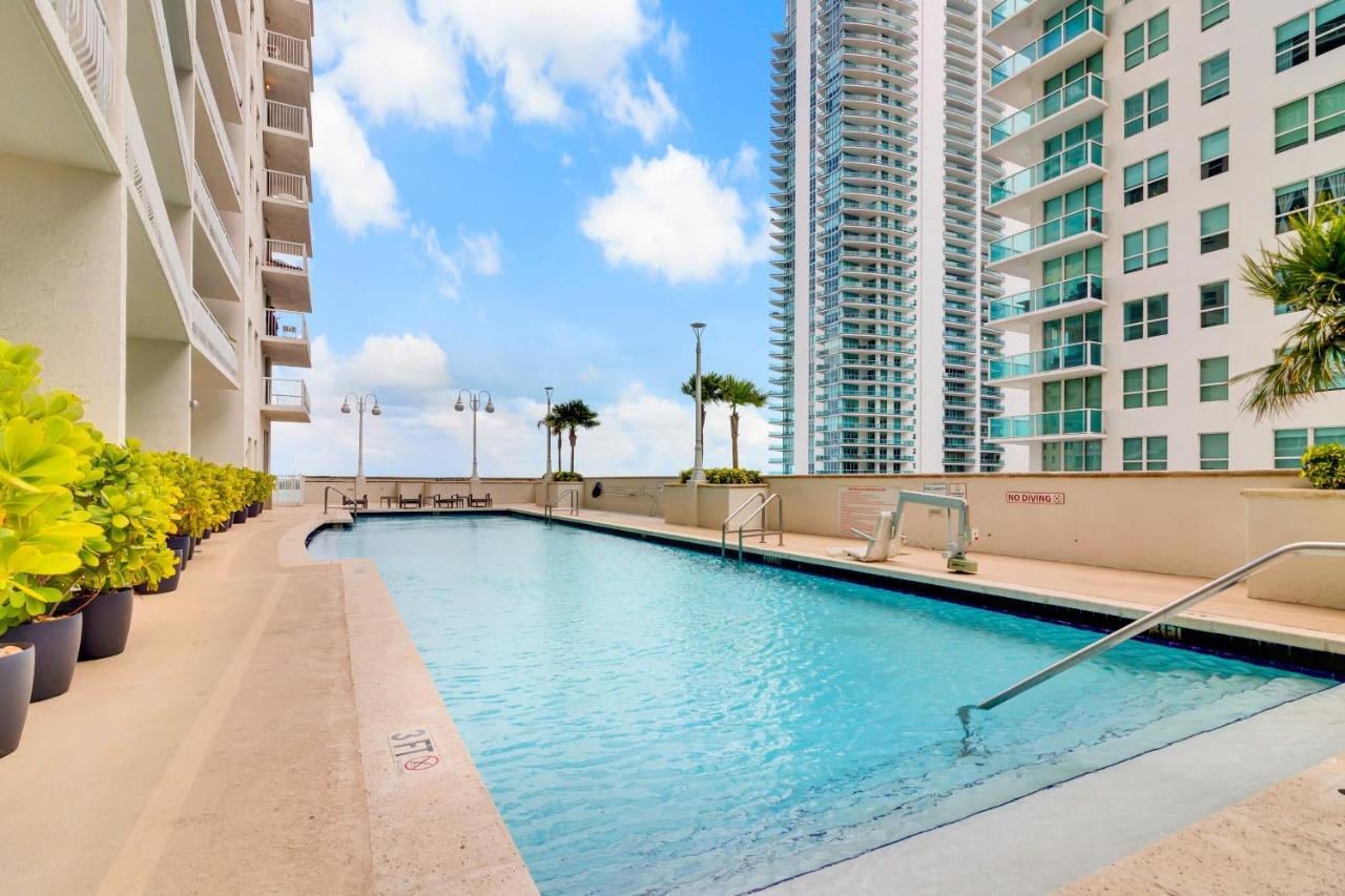 The Club At Brickell Bay Luxury Suites Маями Екстериор снимка