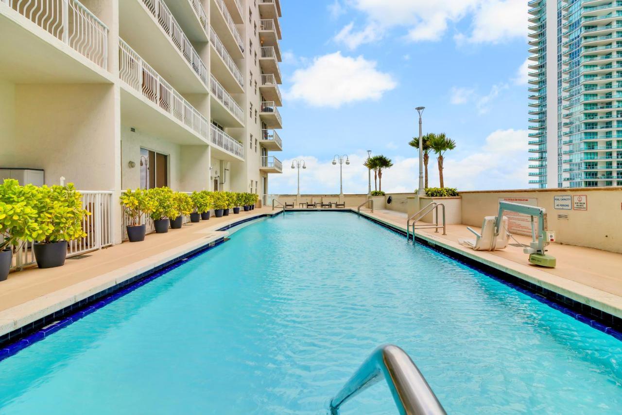 The Club At Brickell Bay Luxury Suites Маями Екстериор снимка