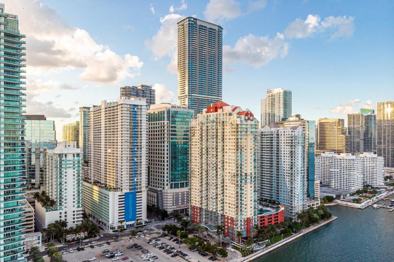 The Club At Brickell Bay Luxury Suites Маями Екстериор снимка