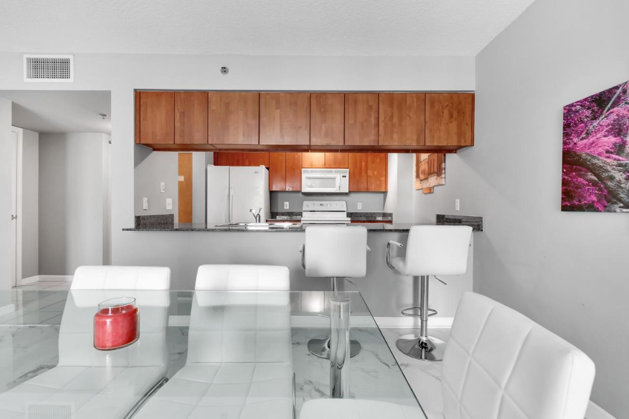 The Club At Brickell Bay Luxury Suites Маями Екстериор снимка