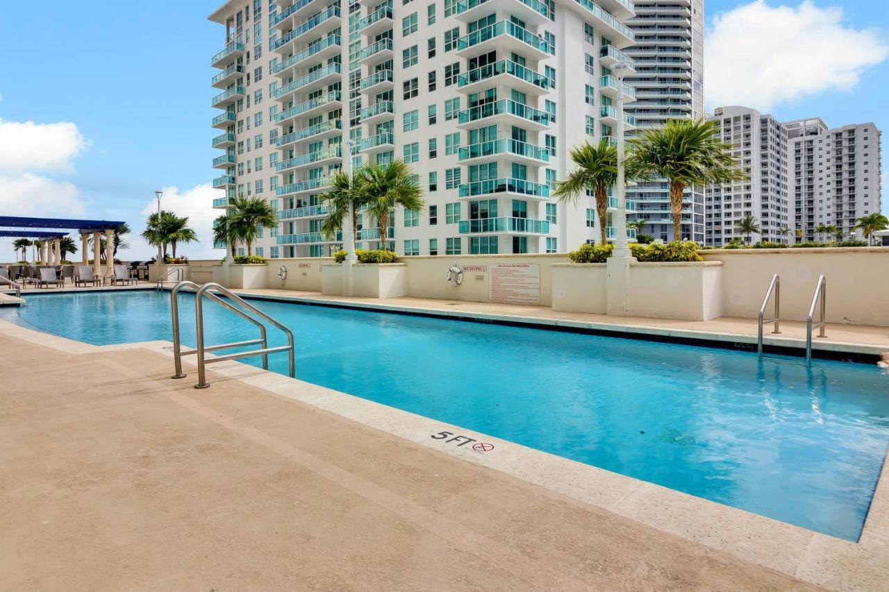 The Club At Brickell Bay Luxury Suites Маями Екстериор снимка