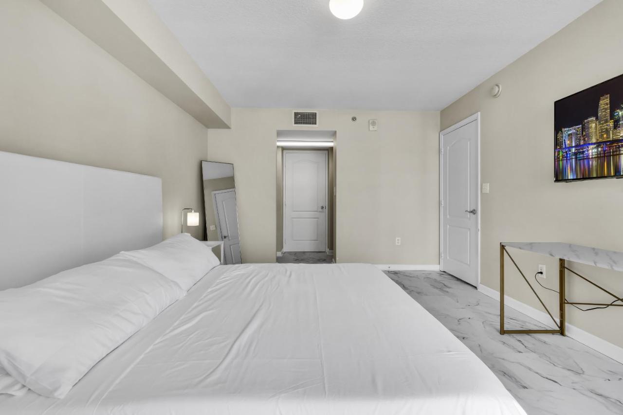 The Club At Brickell Bay Luxury Suites Маями Екстериор снимка
